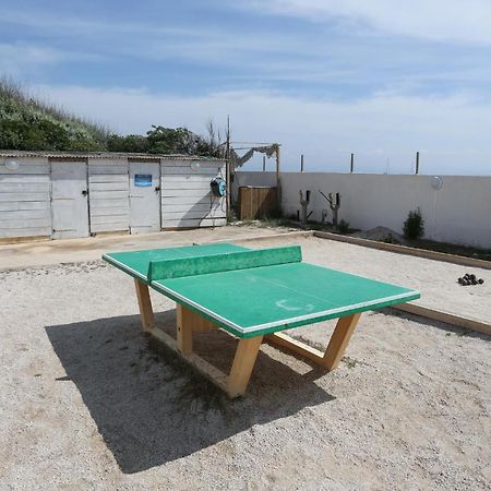 Appartements Acces Prive Plage De La Bergerie Hyères Exterior foto